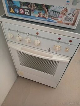 prodám sporák mora elektrický