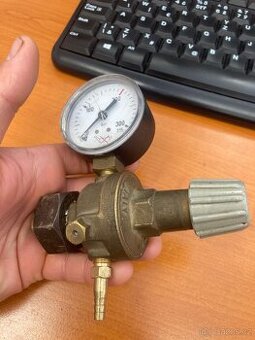 Akvárium redukční ventil na CO2