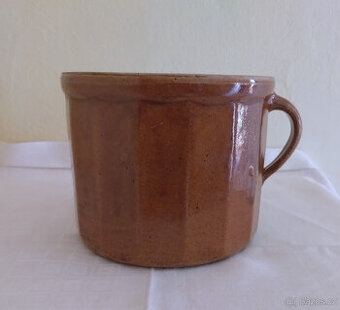 kameninový hrnec glazovaný, hranovaný