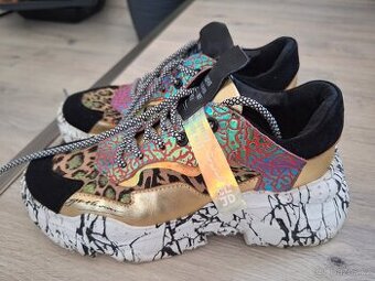 Dámské luxusní boty..