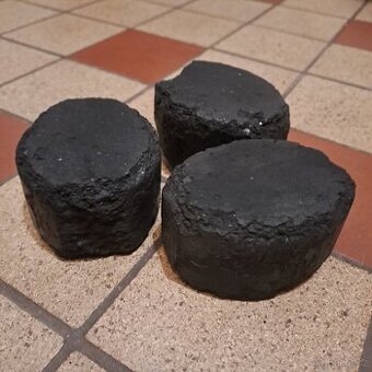 Černé uhlí lisované