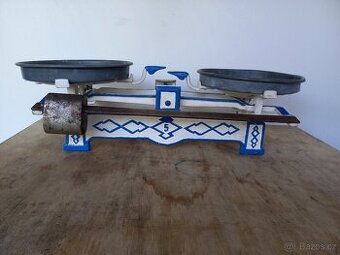 Staré kuchyňské váhy