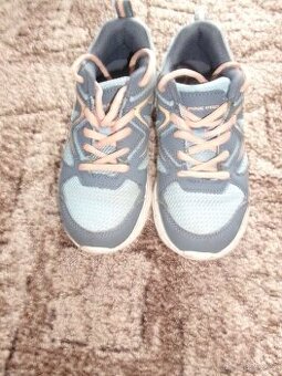 Prodám dívčí boty