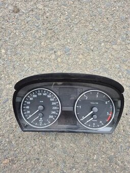 Přístrojový štít BMW E90