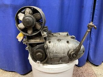 motor ČZ 175 -dvouj výfuk s dynamostartérem