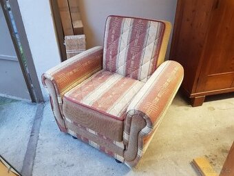 Křeslo s úložným prostorem