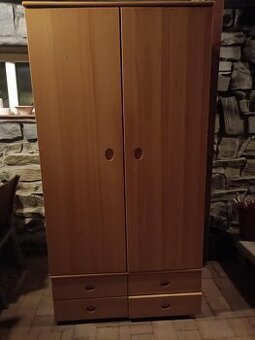 PRODÁM ŠATNÍ SKŘÍŇ.