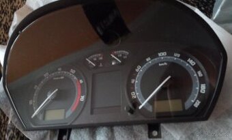 Budíky Fabia 1 benzin automat nové