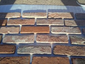 Cihlový obklad pásky z cihly líc