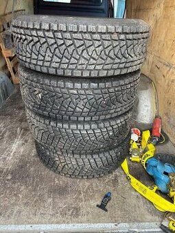 215/65 r16 zimni 4x4 pneu vraník