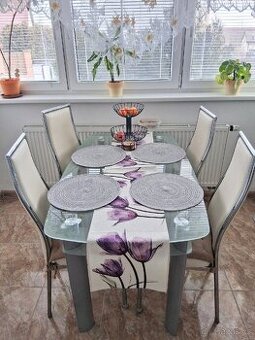 Jídelní stůl a 4 židle - 1