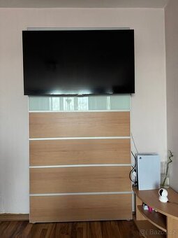 Nástěnné panely s držákem na televizi 225x120