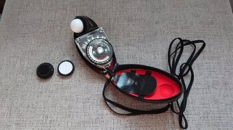 Expozimetr analogový