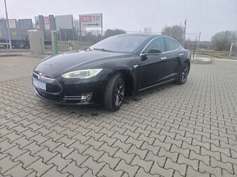 Tesla Model S 90D Free Supercharger