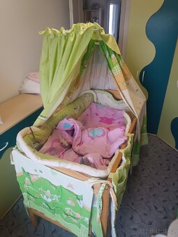 Dětská postýlka s příslušenstvím