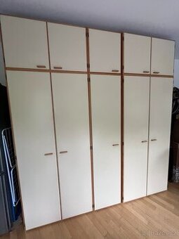 prodám šatní skříně - 1
