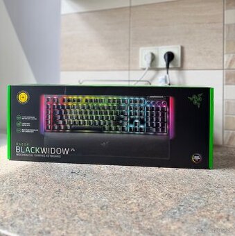 Razer BLACKWIDOW V4 (Yellow Switch) - US, Nová