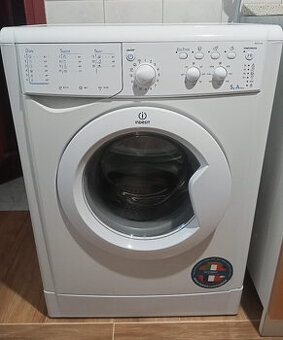 pračka Indesit