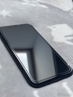 iPhone XR 64GB – dobrý stav