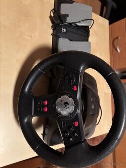 Logitech volant s pedály