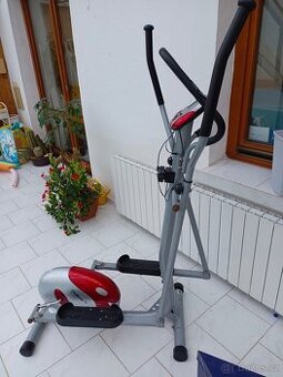 Eliptický trenažér OneBody – domácí stepper/crosstrainer