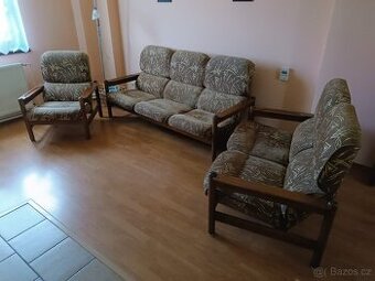 Sestava dřevěnéno nábytku