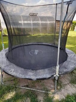 Trampolína