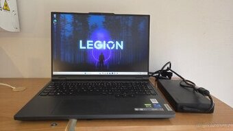 Lenovo Legion Pro 5 16IRX8 černý