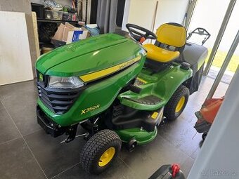 Traktůrek John Deere X350R