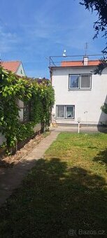 Prodej víceúrovňového Vyškov, garáž, dvůr, zahrada