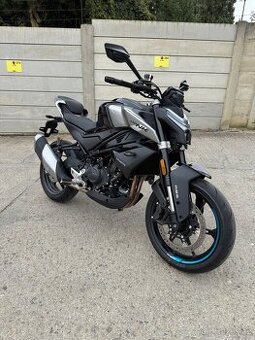 CFMOTO 450NK, 2025, v záruce, 1300km, DPH