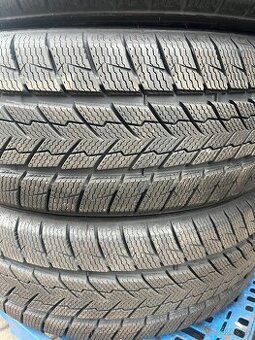 Zimní pneumatiky 235/55 R19 (100% vzorek - nejeté)