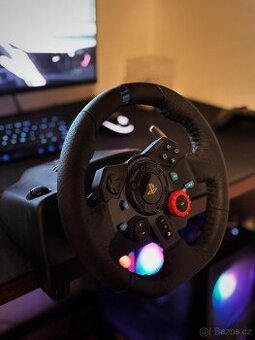 Volant Logitech G29 + pedály - bez řadící páky