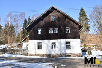 Prodej rodinného domu 378 m², pozemek 1 660 m², Bartošovice 