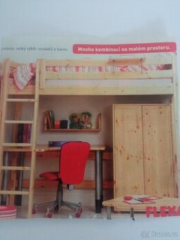 Patrová masivní postel