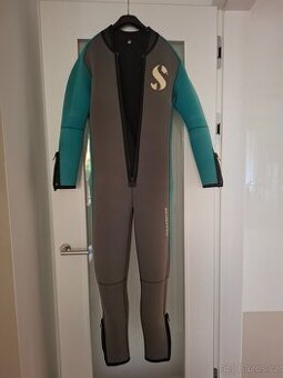 neoprenový oblek