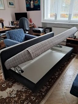 Valenda s uloznym prostorem