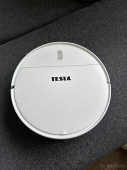 Robotický vysavač Tesla RoboStar iQ100