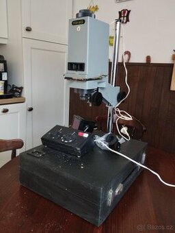 Zvětšovák s příslušenstvím v kufříkovém balení