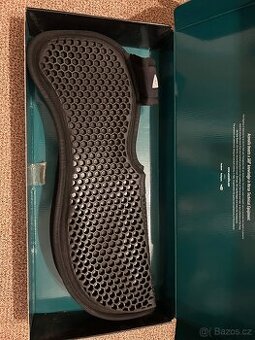 Tlumící dečka Acavallo MEMO +  GEL s výkrojem na kohoutek