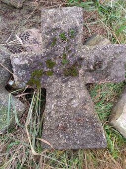 Žulové smírčí kříže