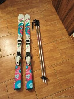 Dětské dívčí lyže