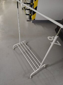 Věšák Ikea