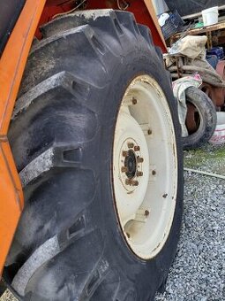 Koupím zadní kola zetor 34