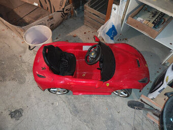 Dětské elektrické autíčko - Ferrari