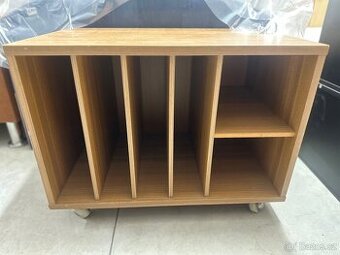 Úložná skříňka na kolečkách