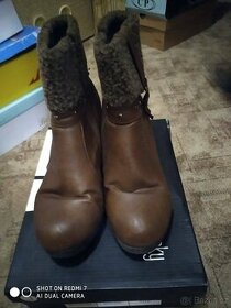 Dámské boty na klínku s kožíškem