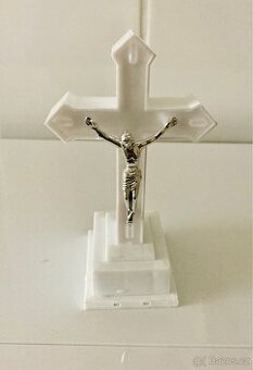 Kristus na kříži, svítící, na baterii