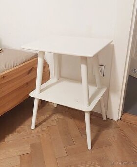 Stolek Crosley Manchester (běžná cena 2490,-)