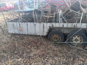 Dvounápravový nákladní vlek